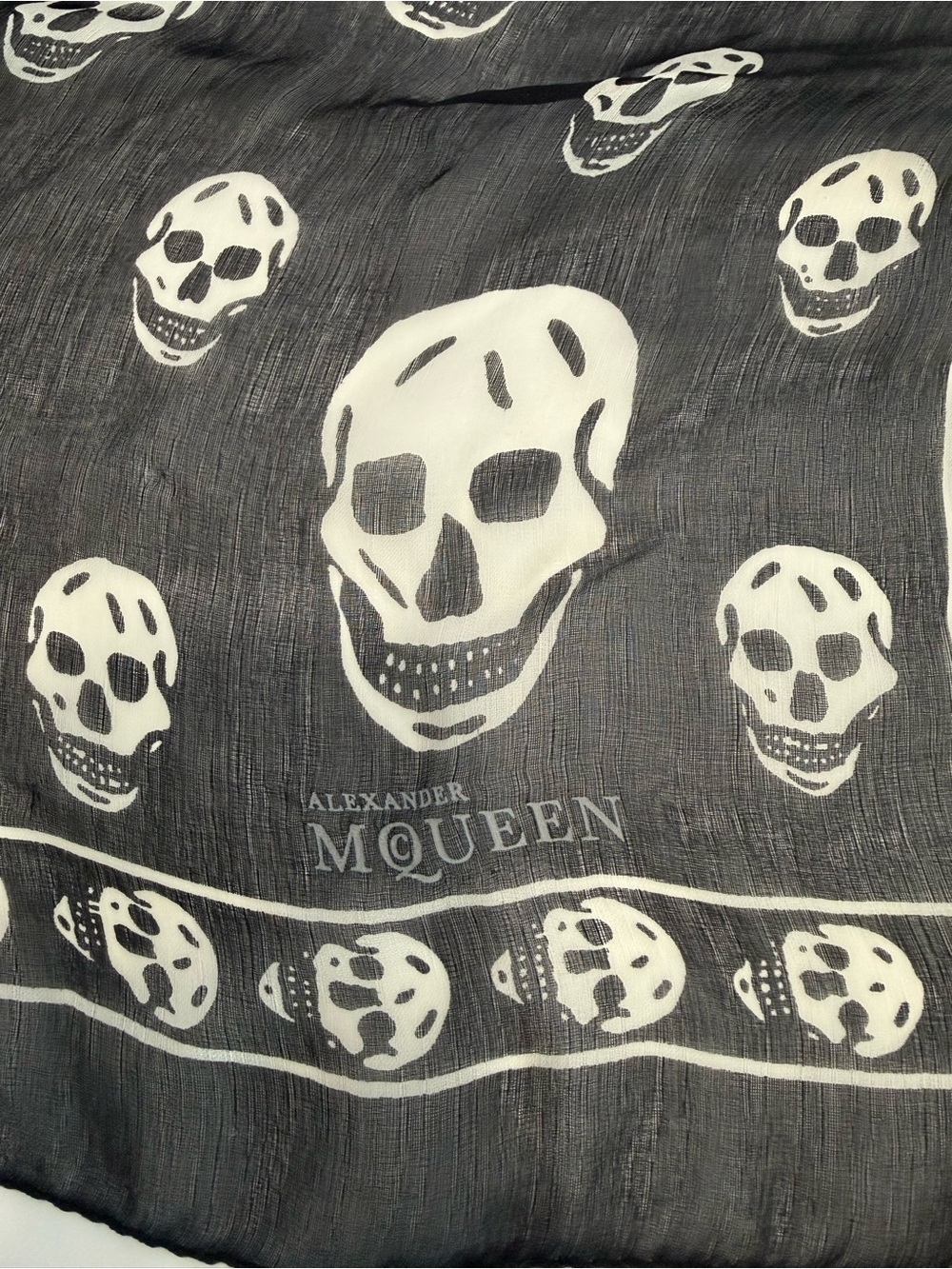 Alexander McQueen Skull Print Black Silk Scarf NWOT - Picture 4 of 4